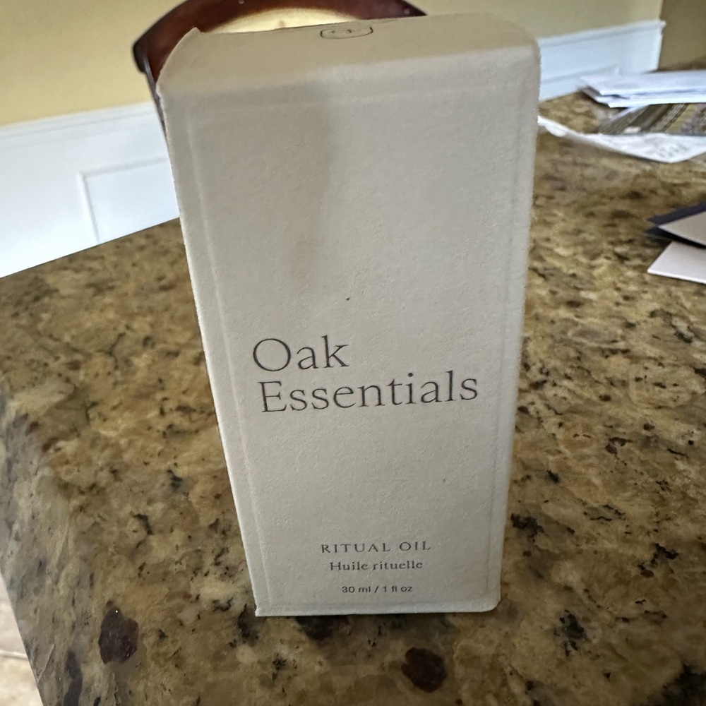 Oak essentials ritual oil